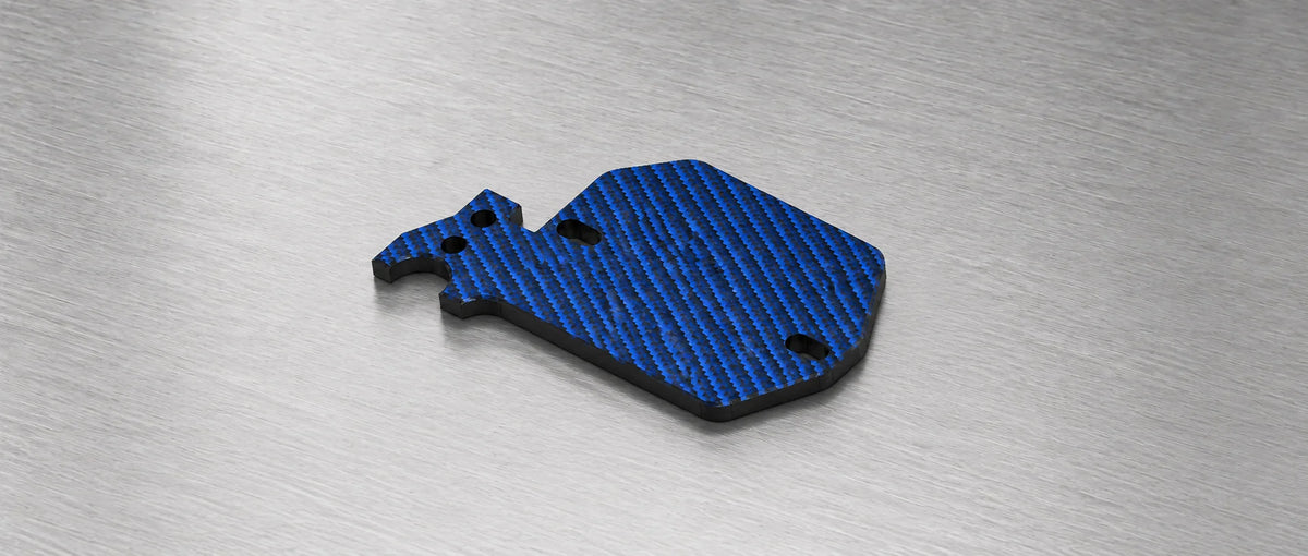 TC28 SERVO RECEIVER MOUNT PLATE / BLUE 3K TWILL CARBON