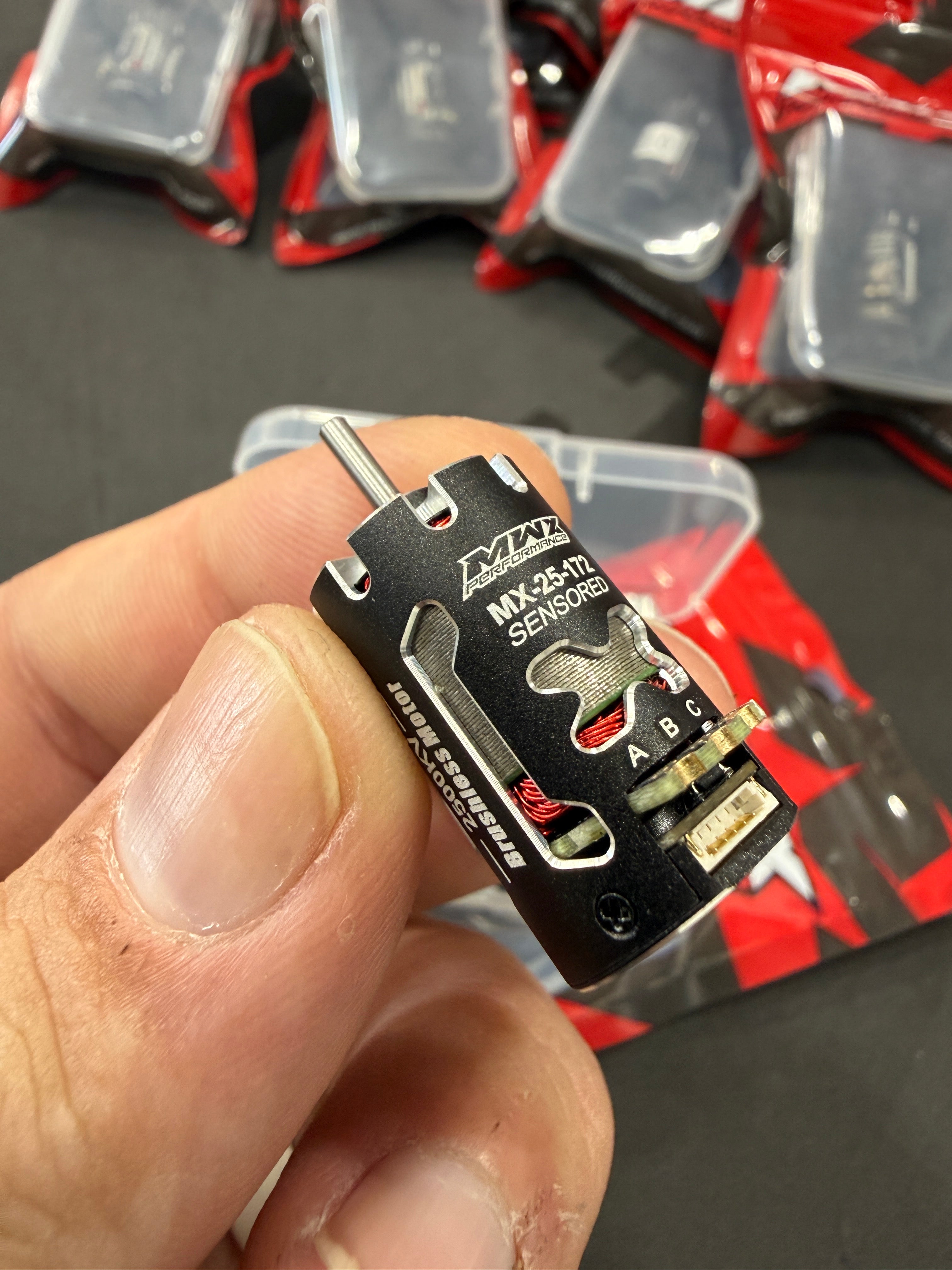 MWX "BULLY"TUNED V3 2500 KV MOTOR MX-25-172-V3